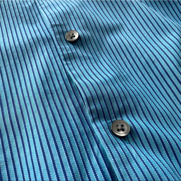 Express Fitted Size Medium Button Up Dress Shirt 15-15 1/2 Light Blue Stripes - Picture 4 of 6